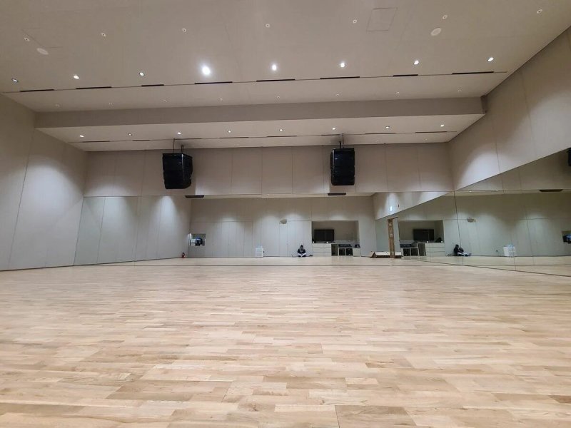 The hall is dance