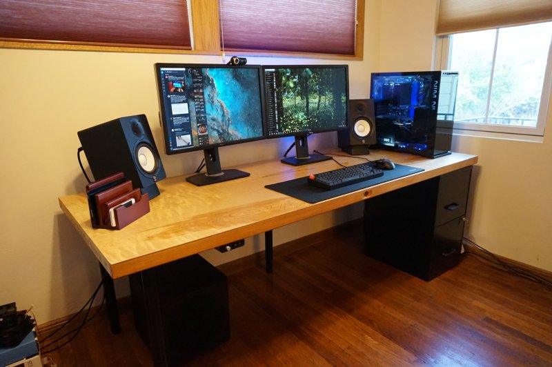 Computer table for two monitors