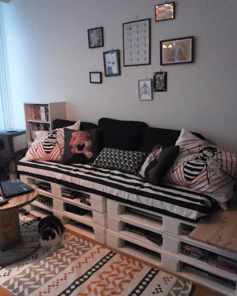 Sofa from the pallet