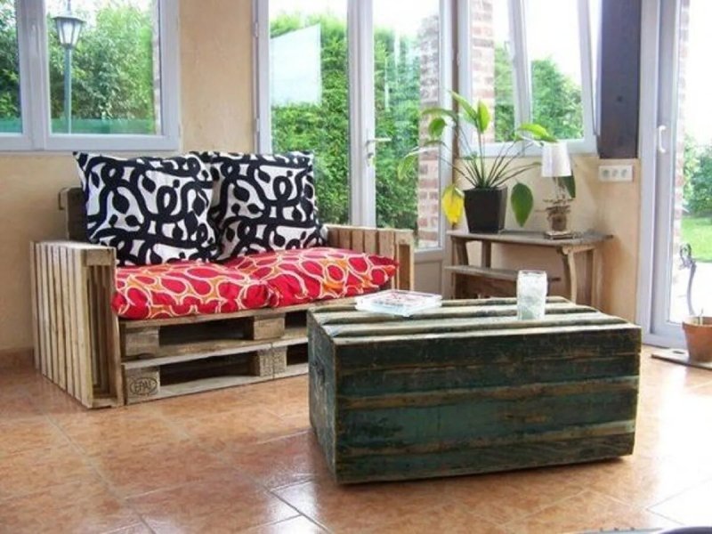 Sofa from the pallet