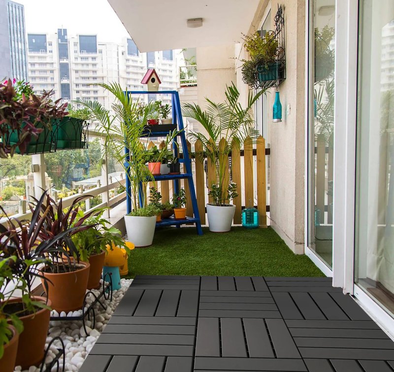 Open balcony design in the apartment