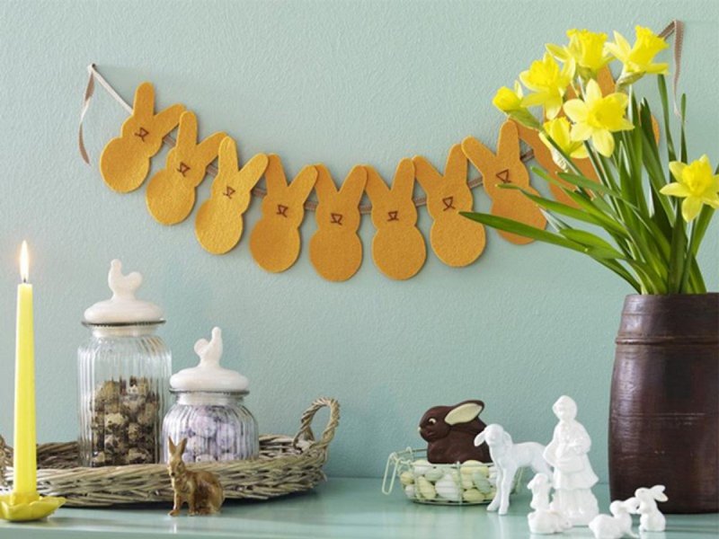 Easter garland