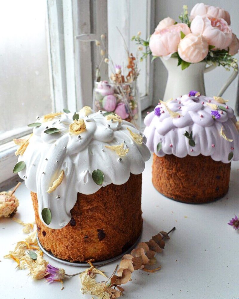 Easter cakes