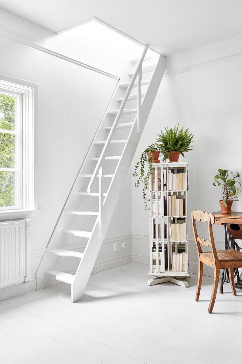 Compact staircase on the attic