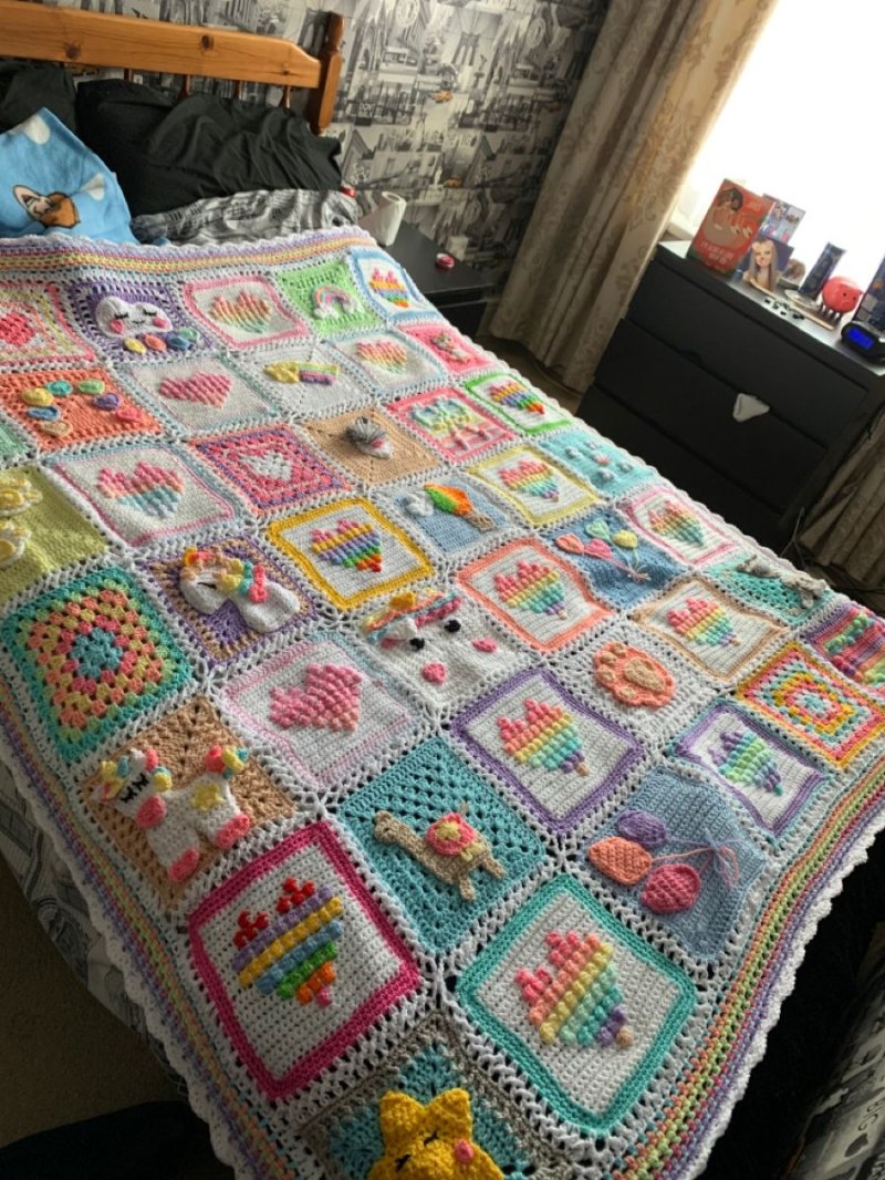 Knitted blanket