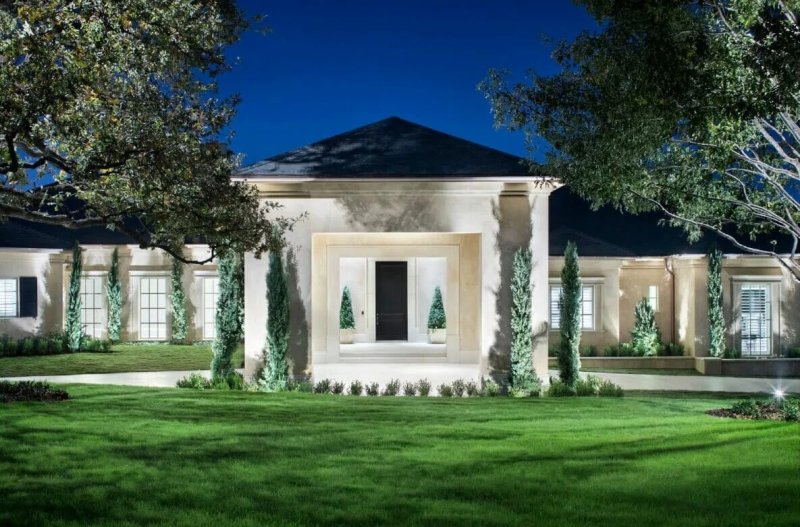 One -story neoclassic estate