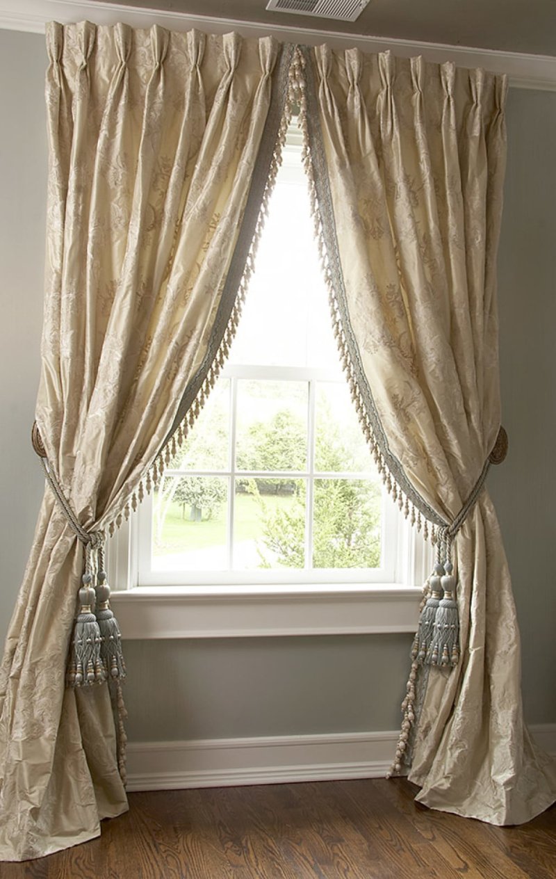 Classic curtain