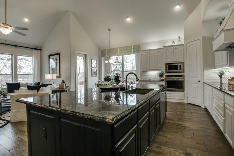 Kitchen with a island in a private house