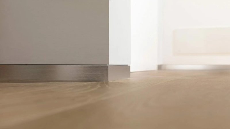 Skirting board