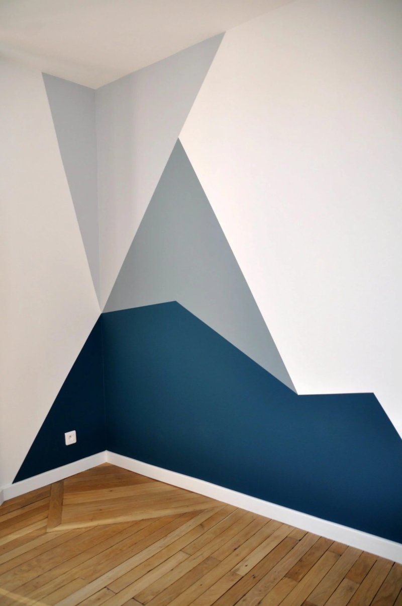 Geometric shapes on the wall