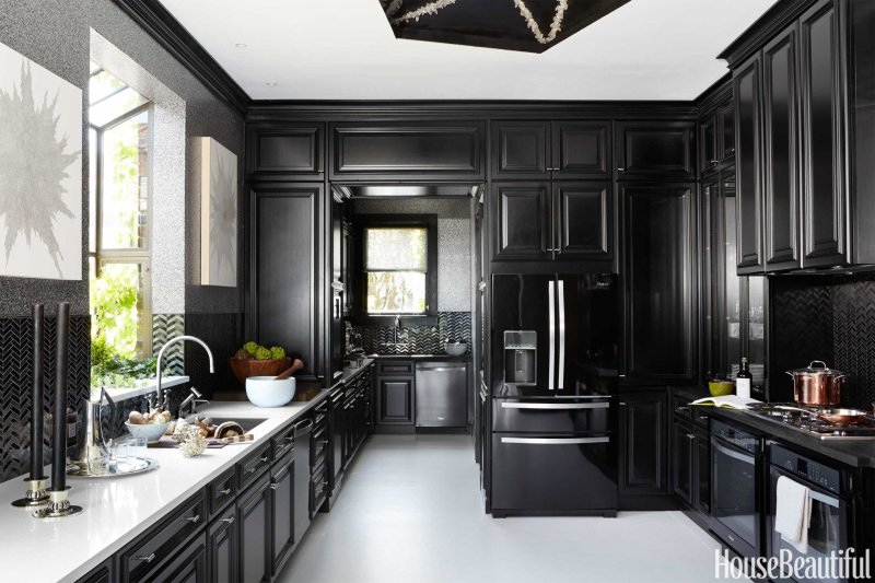 Black kitchen