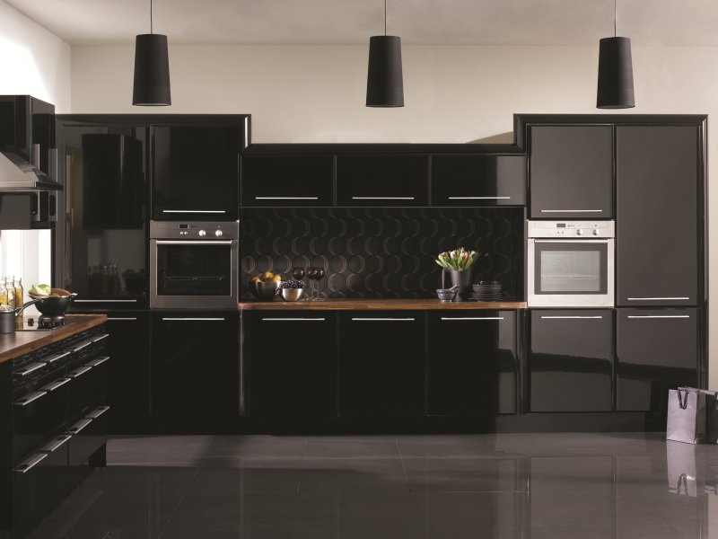 Black kitchen set