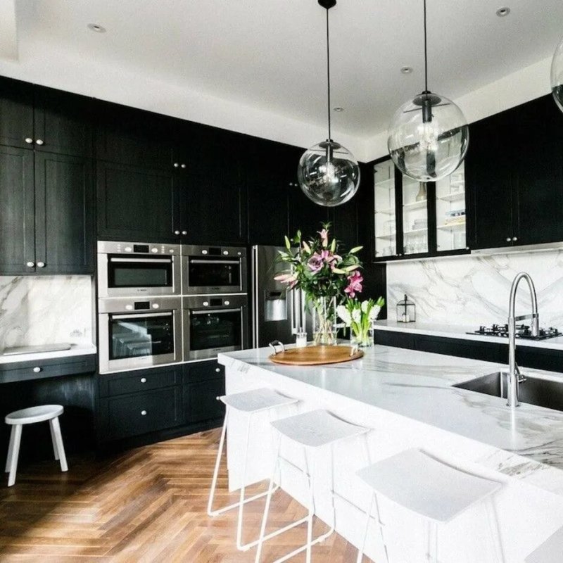 Black white kitchen