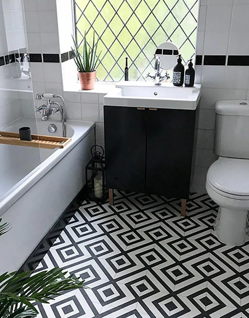 Black white tiles