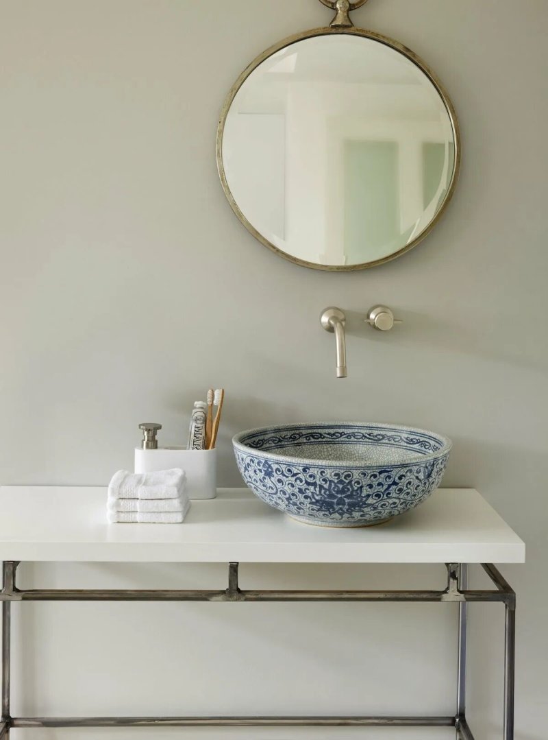 Sink decor in the bathroom