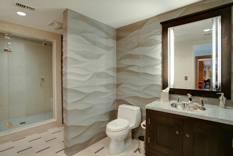 Decorative panels in the bathroom