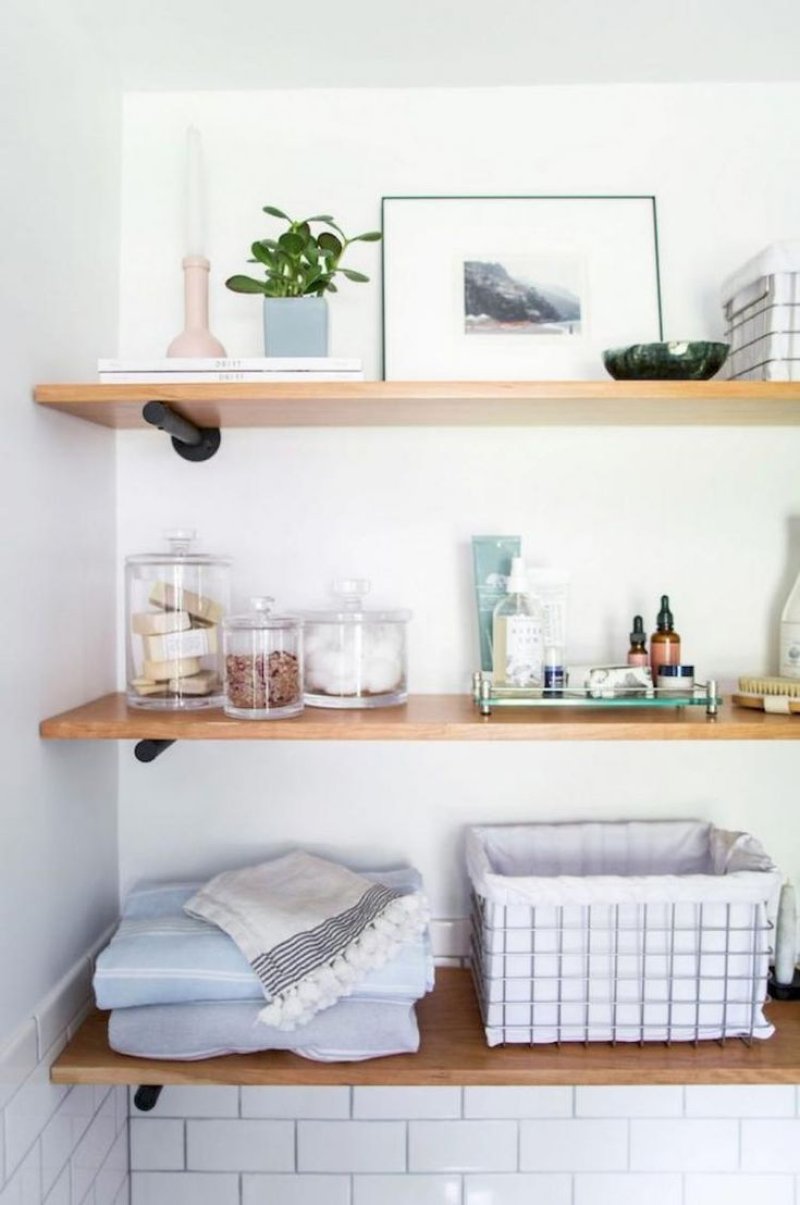 Open shelves in the bathroom