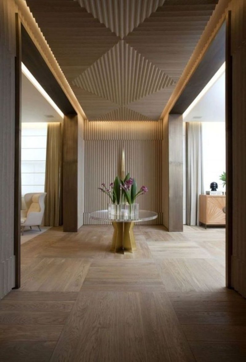 Laminate on the ceiling in the interior