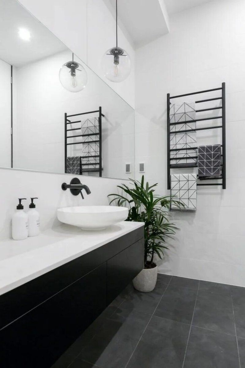 Bathroom in the style of minimalism