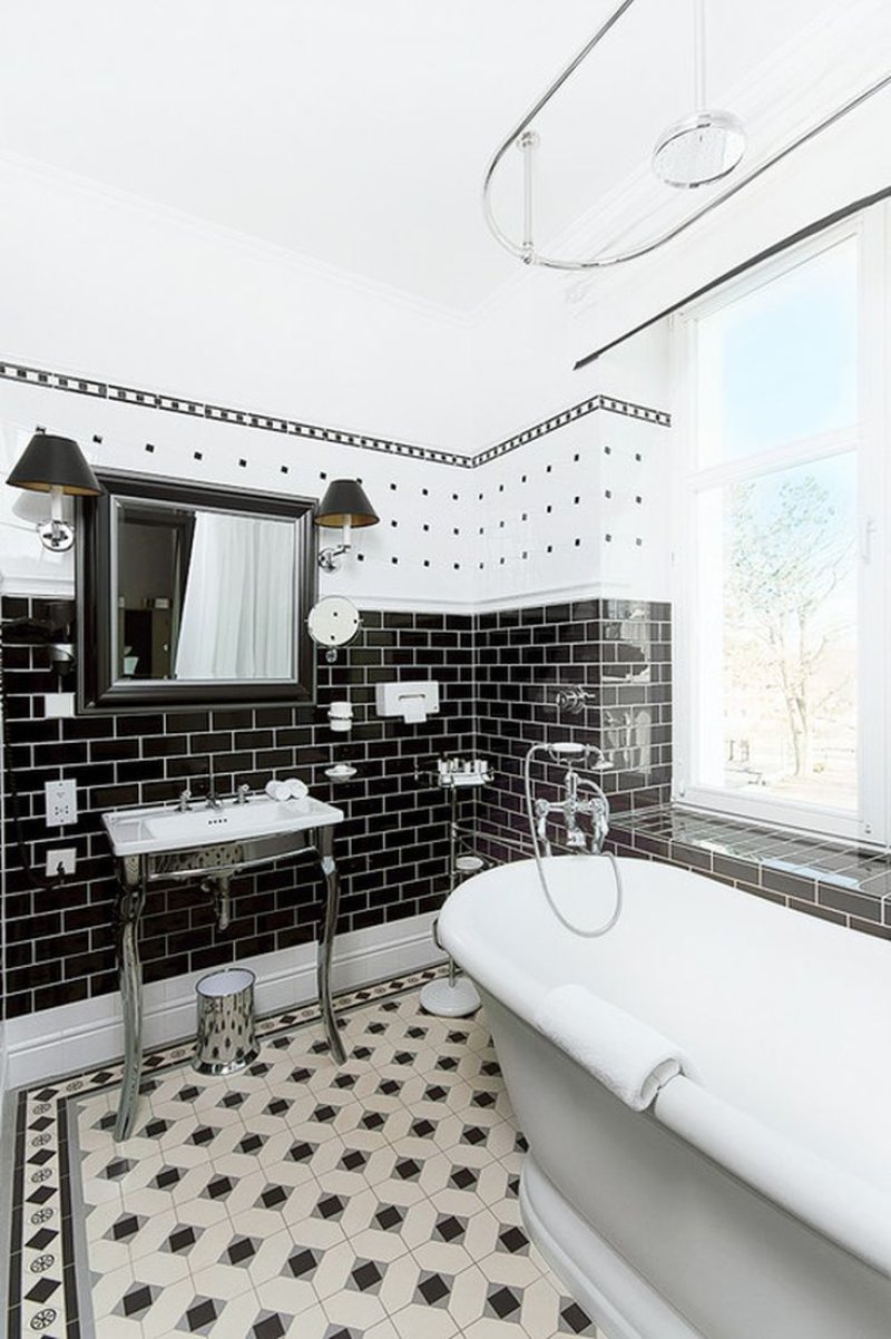 Black white bathroom tiles