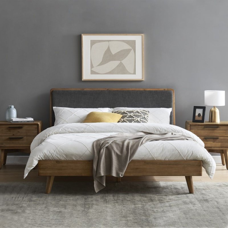 Scandy bed with wooden heading