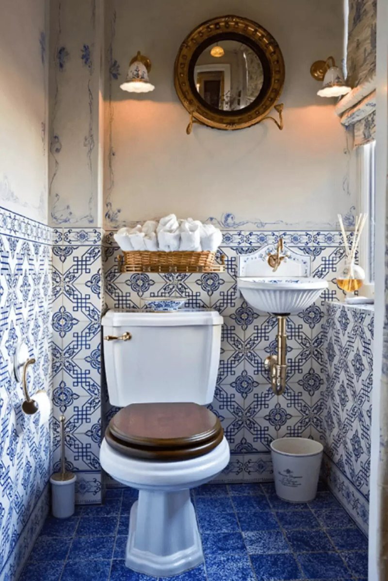 Interior toilet