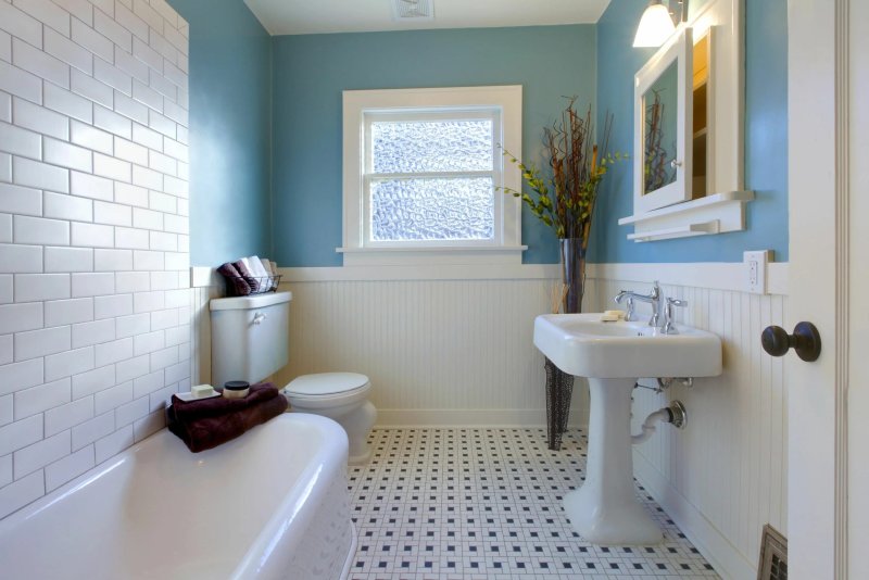 Bathroom decoration without tiles