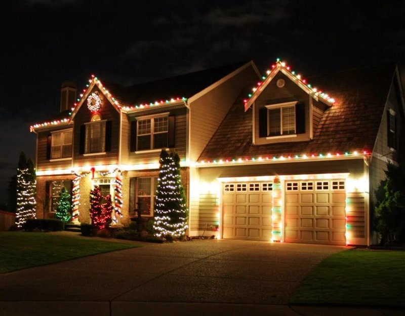 New Year's decoration of the house outside