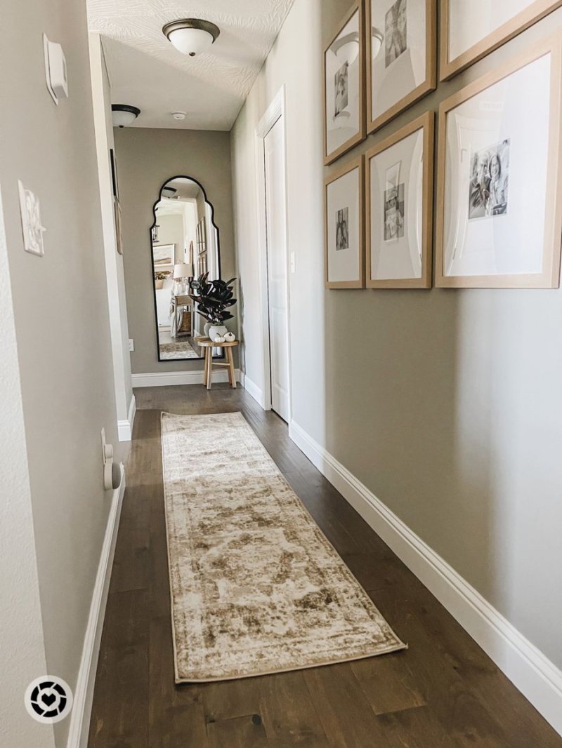 The interior of the hallway