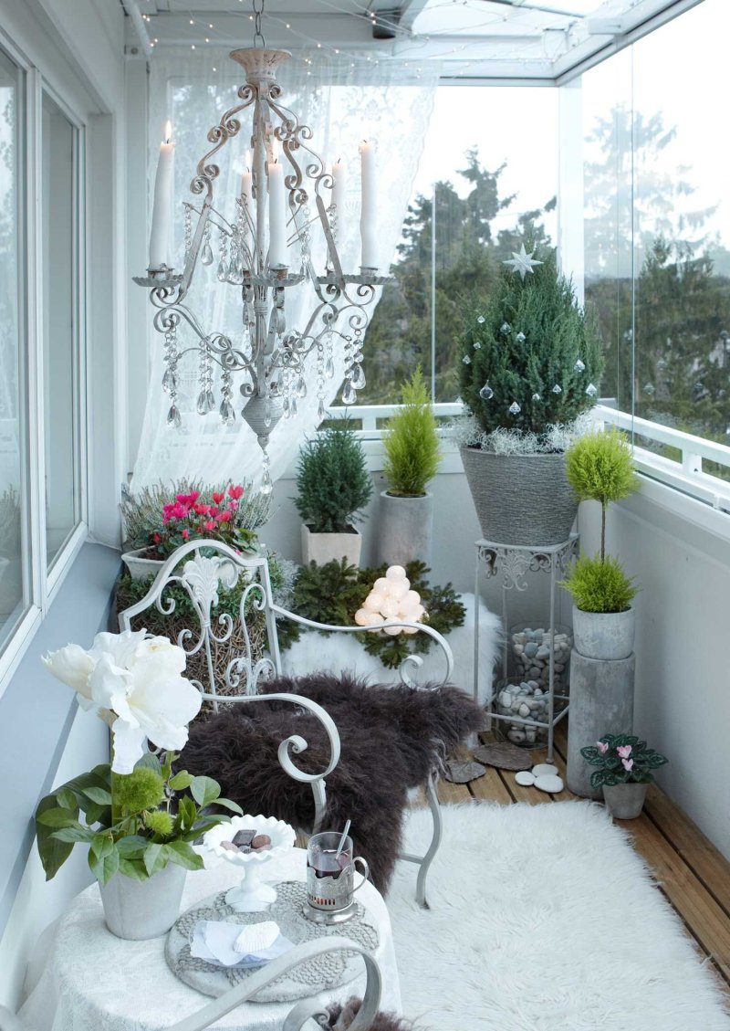 Decorate the balcony