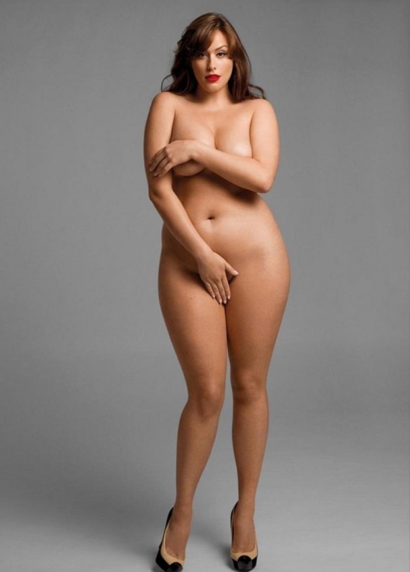 Models plus saz naked