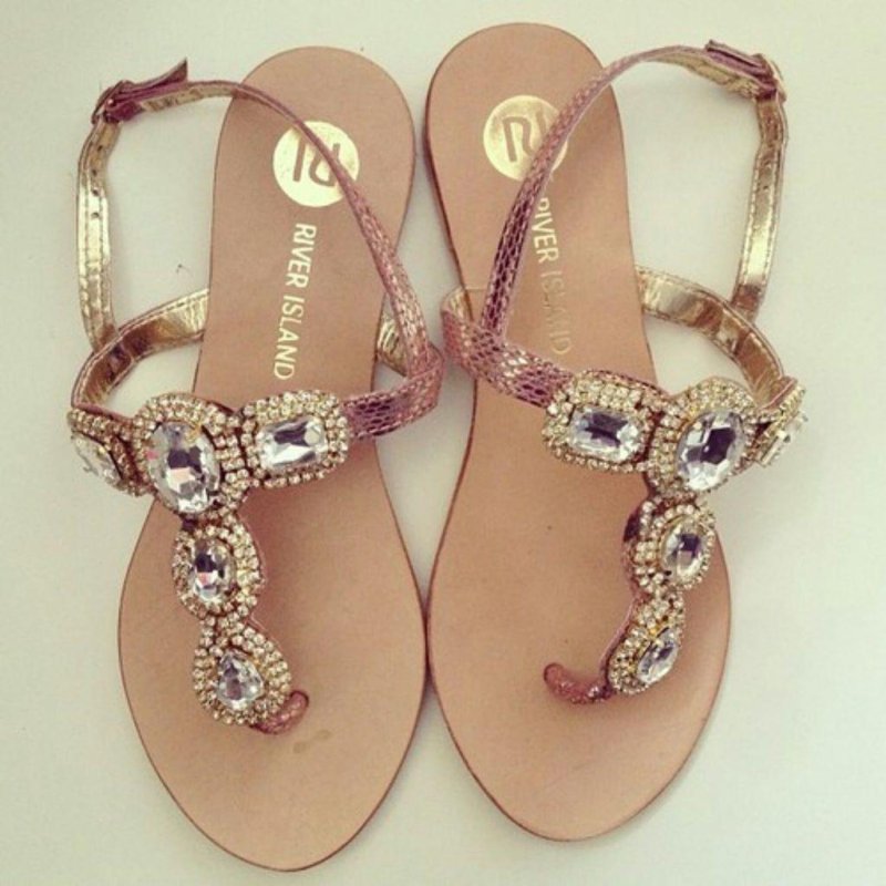 Finger sandals with stones