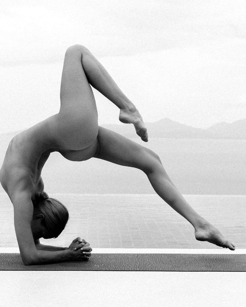 Yoga Toples