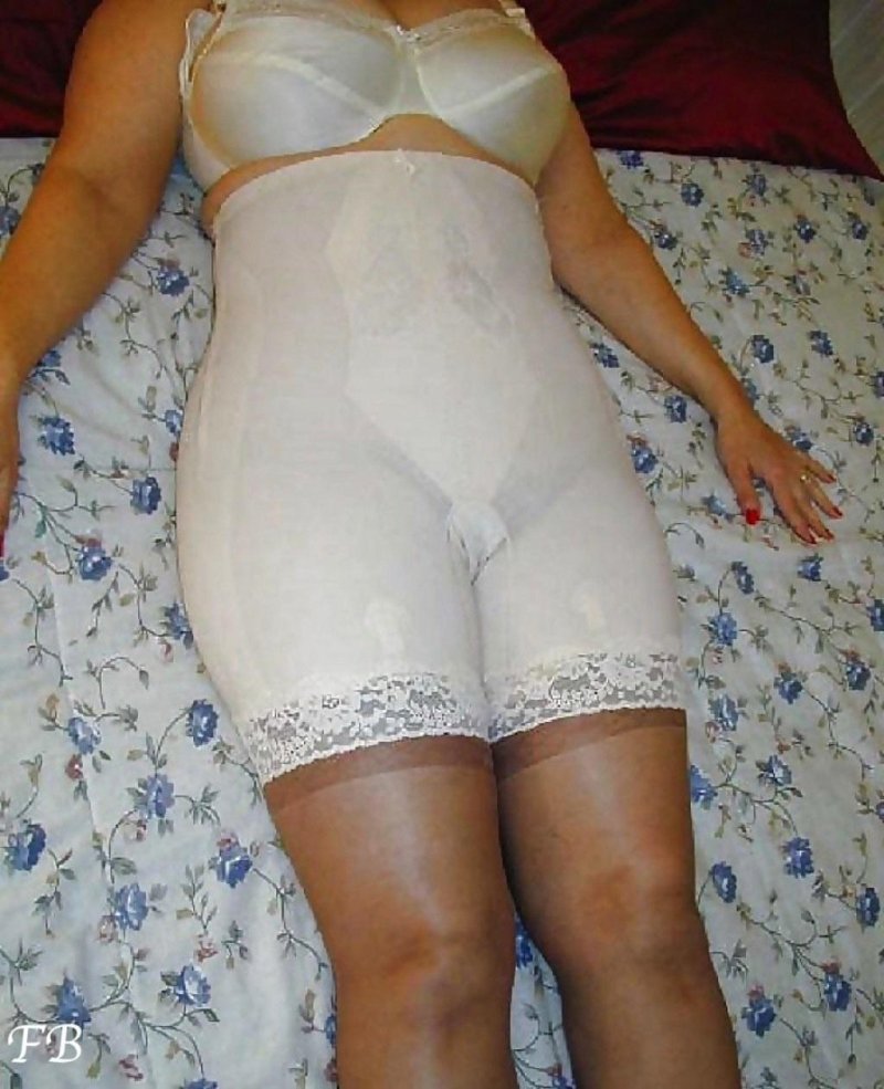 Woman in Pantalones