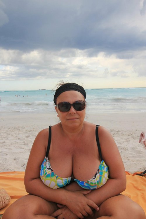 Mommy in bikini