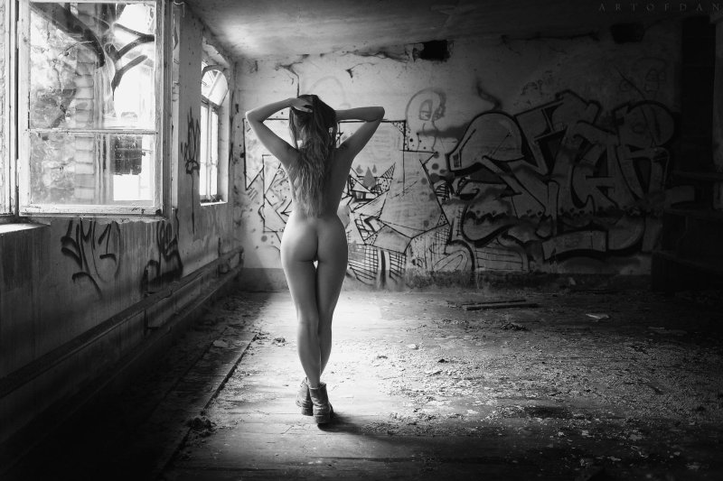 Naked girls on abandoned buildings