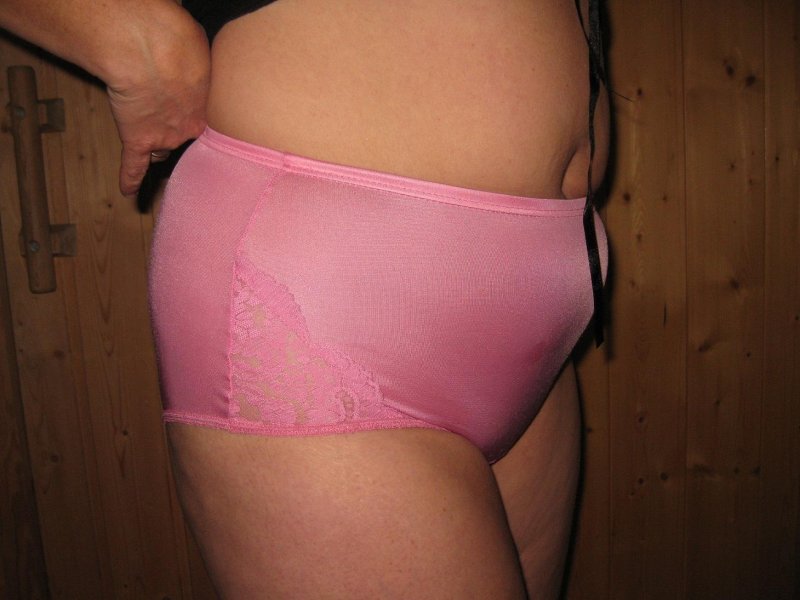 Female cowards Full Cut Knickers