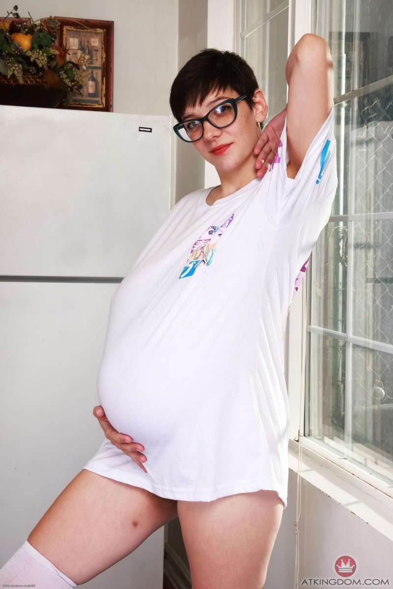 Naked hairy pregnant women