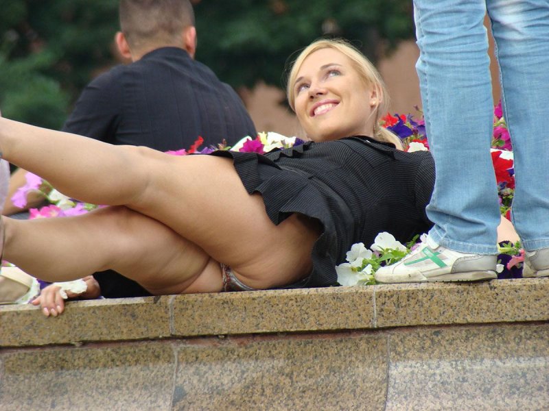 Under the skirt of adult women