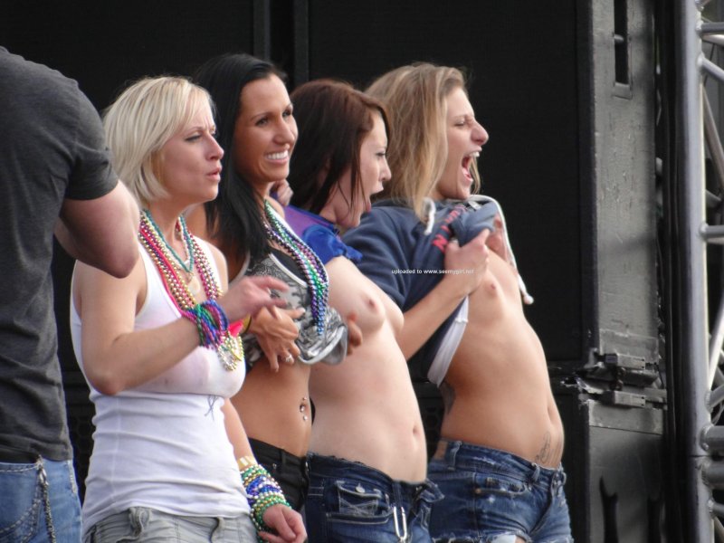 Festival boobs