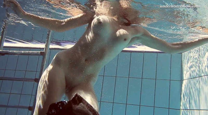 Erotica in the pool