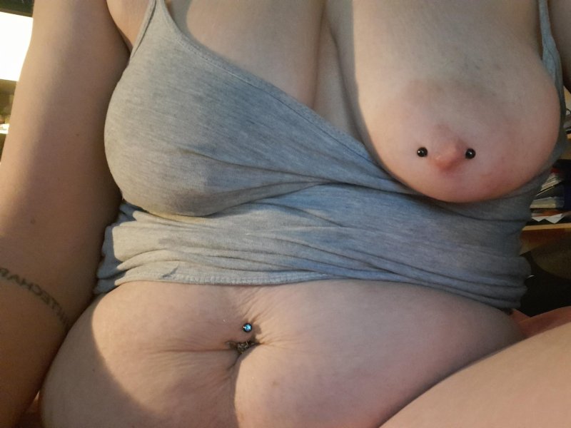 Tummy piercing
