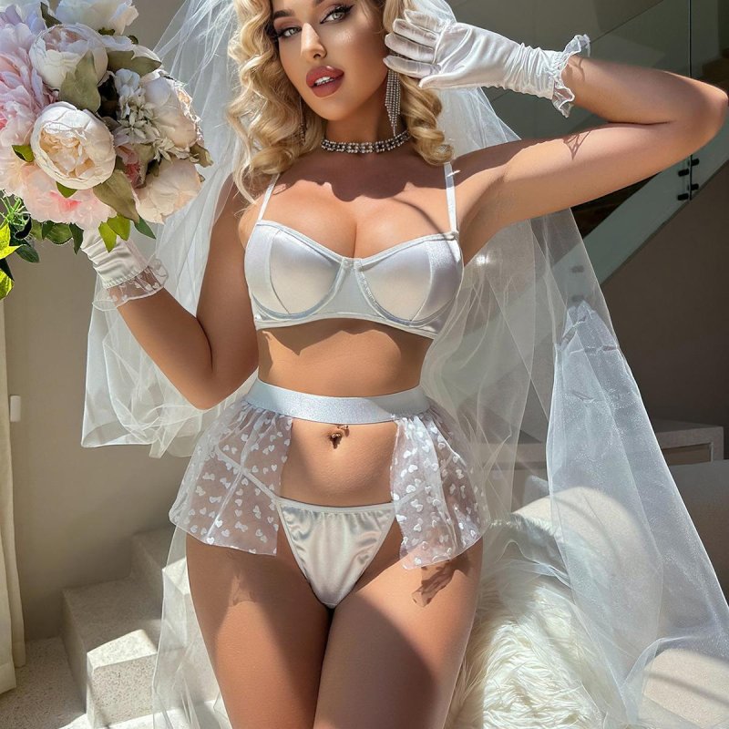 Erotic linen set