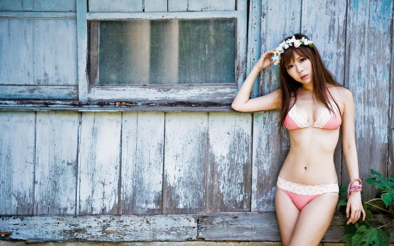Naked Japanese beauties