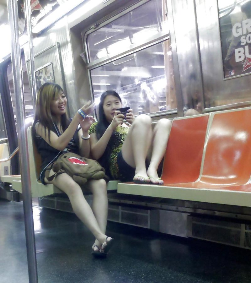 Subway girls legs