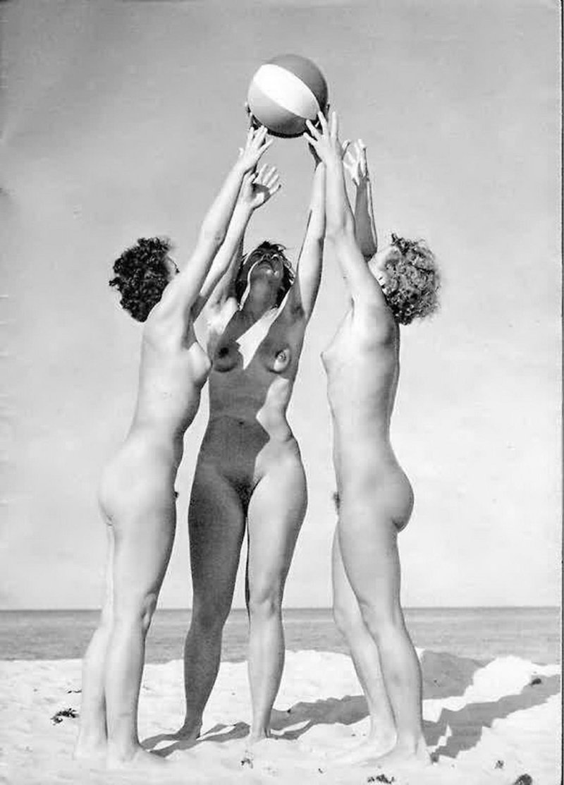 Sports retro nudist