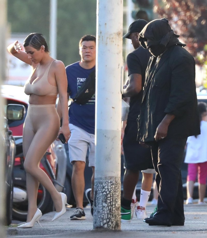 Naked wife Kanya West