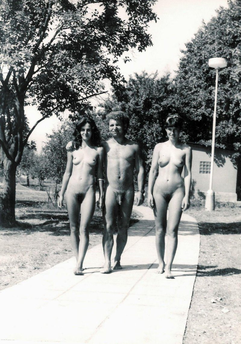 Retro nudism with the whole family