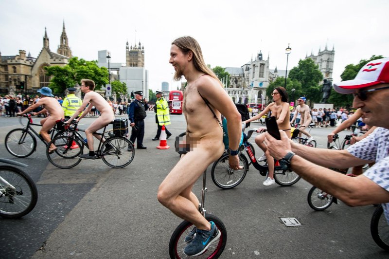 Cyclists' flashes