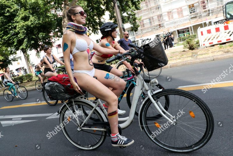 Naked bike run